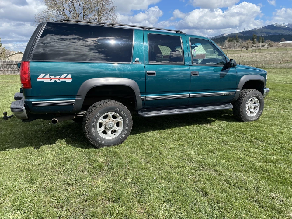 1998 Chevrolet Suburban 8th Gen - Image 19 of 31