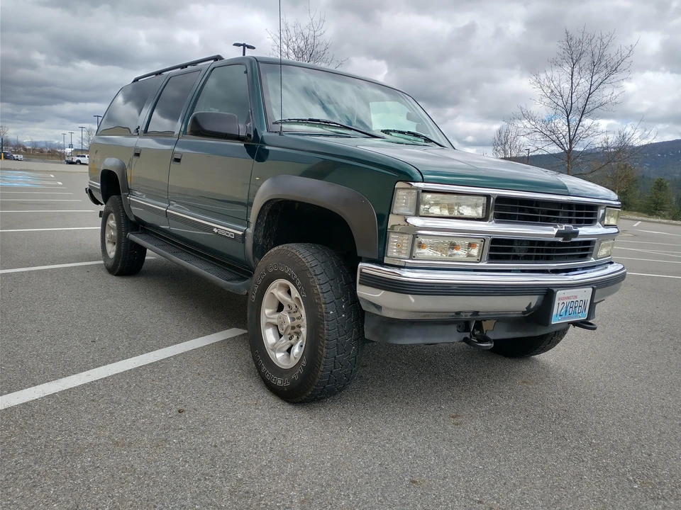 1998 Chevrolet Suburban 8th Gen - Image 24 of 31