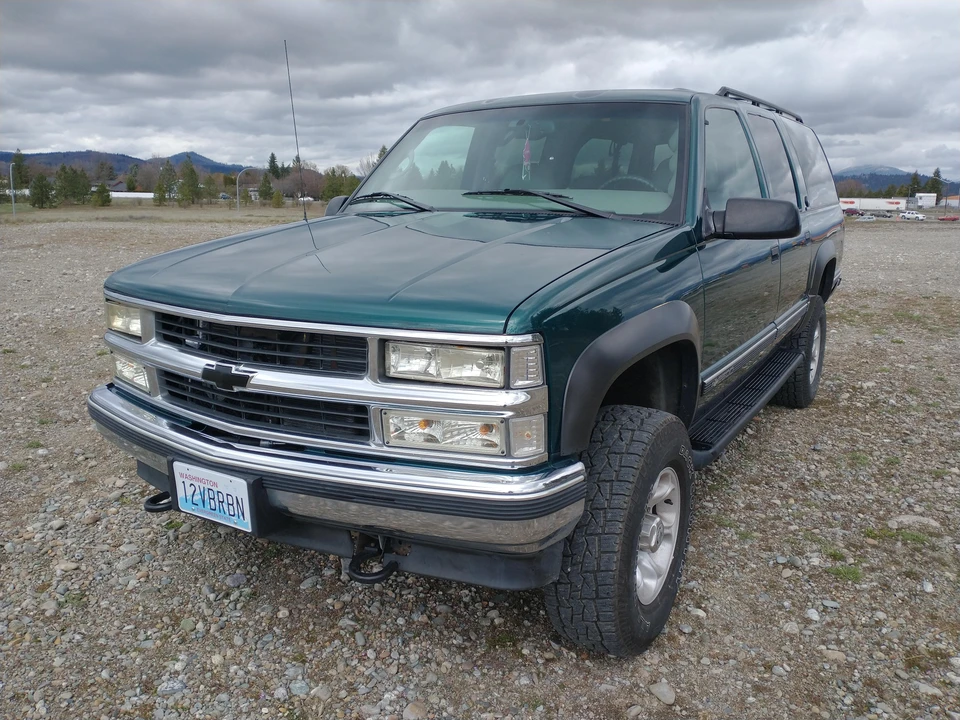1998 Chevrolet Suburban 8th Gen - Image 8 of 31