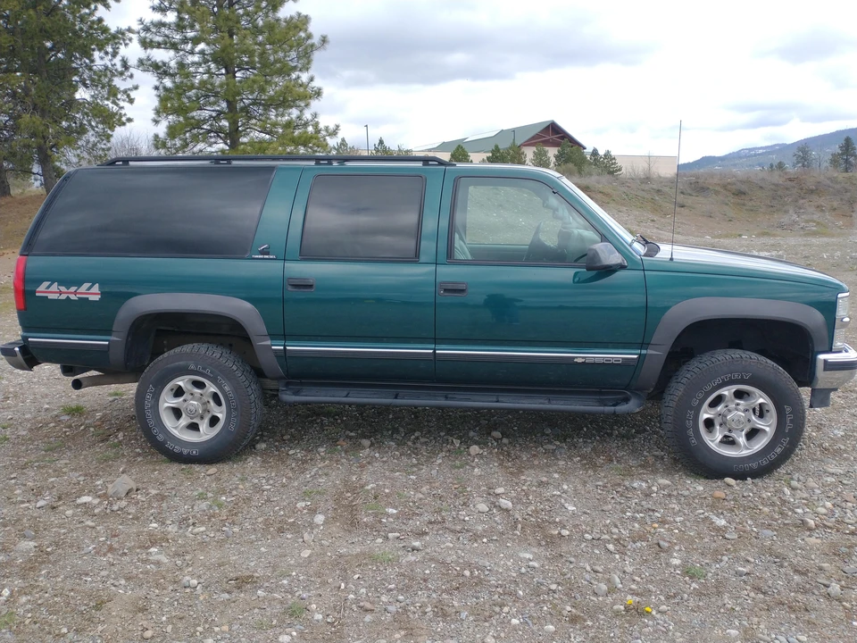 1998 Chevrolet Suburban 8th Gen - Image 21 of 31