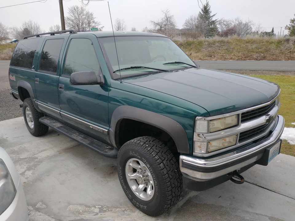 1998 Chevrolet Suburban 8th Gen - Image 23 of 31