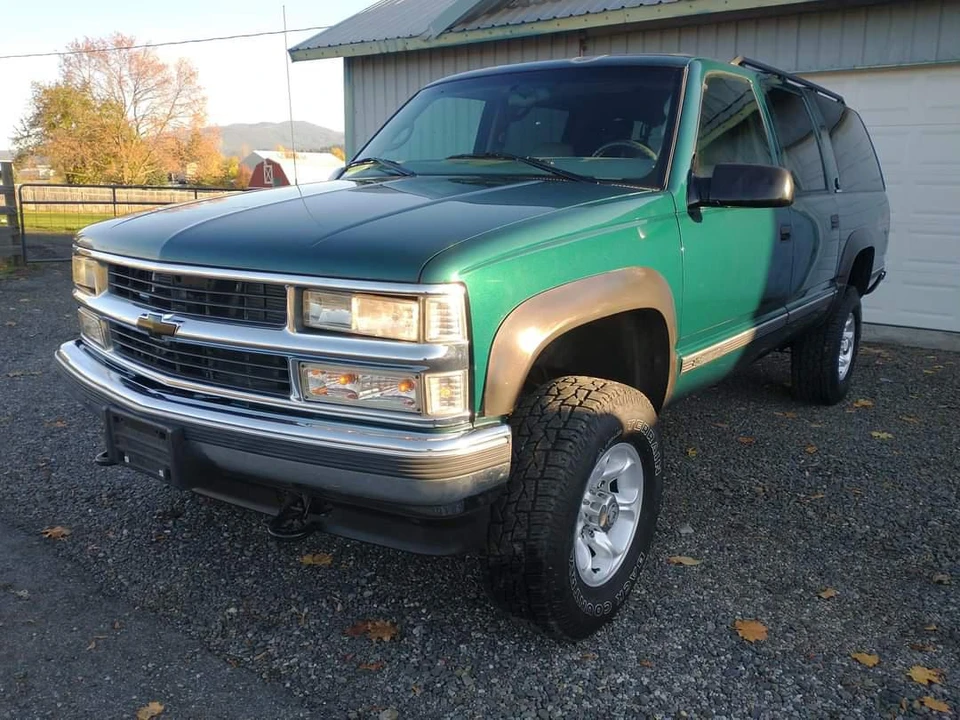 1998 Chevrolet Suburban 8th Gen - Image 9 of 31