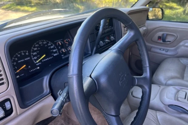 1998 Chevrolet Suburban 8th Gen - Image 5 of 7