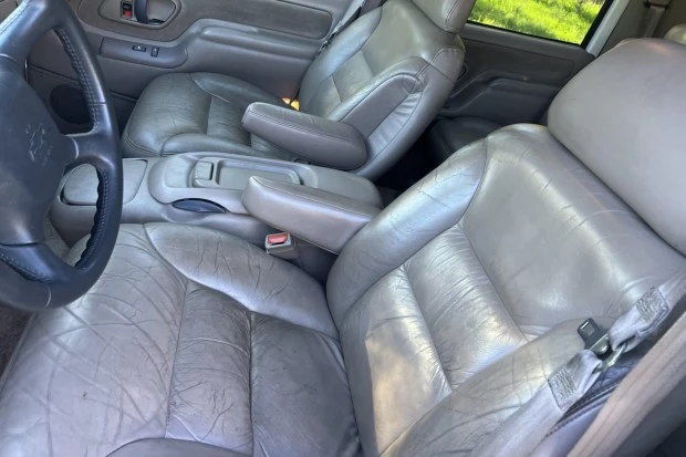 1998 Chevrolet Suburban 8th Gen - Image 4 of 7