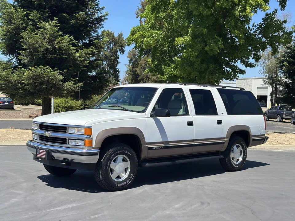 1998 Chevrolet Suburban 8th Gen - Image 4 of 31