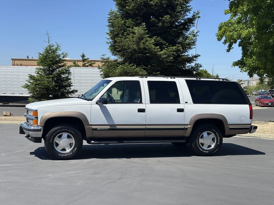 1998 Chevrolet Suburban 8th Gen - Image 9 of 31