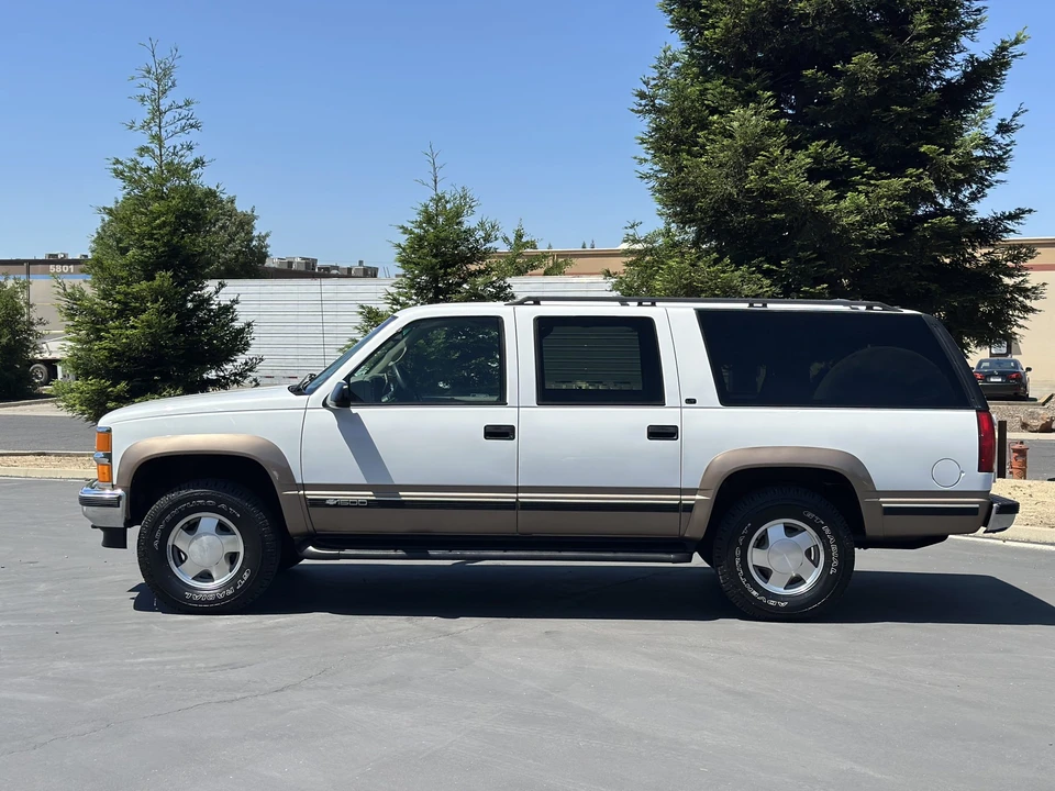 1998 Chevrolet Suburban 8th Gen - Image 11 of 31
