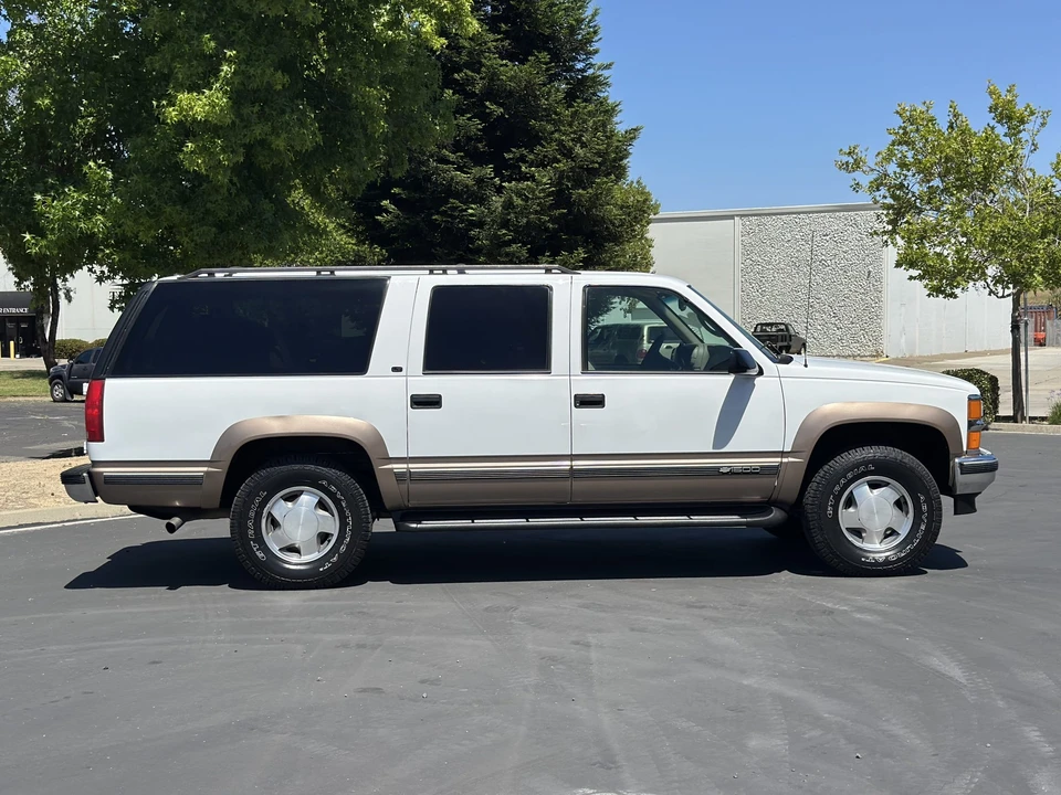 1998 Chevrolet Suburban 8th Gen - Image 27 of 31
