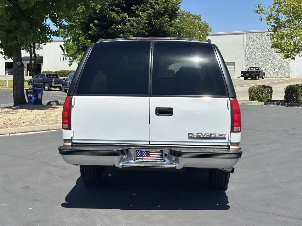 1998 Chevrolet Suburban 8th Gen - Image 18 of 31