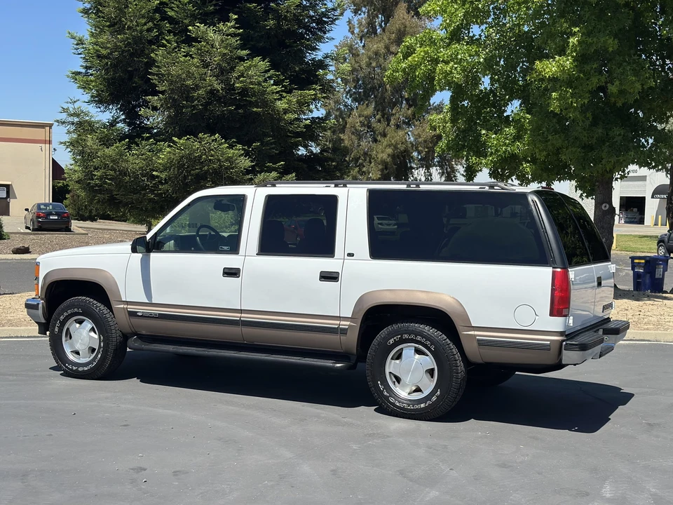 1998 Chevrolet Suburban 8th Gen - Image 12 of 31