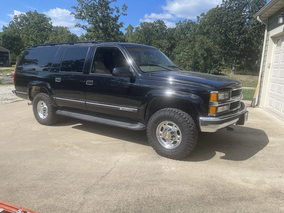 1998 Chevrolet Suburban 8th Gen - Image 9 of 31