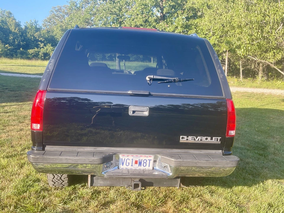 1998 Chevrolet Suburban 8th Gen - Image 7 of 31