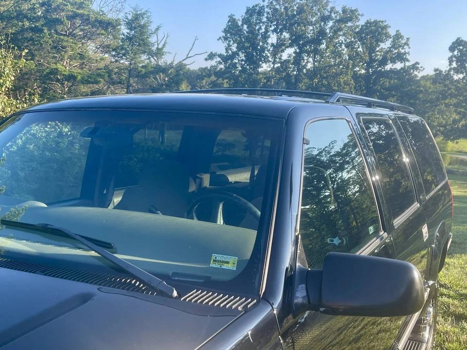 1998 Chevrolet Suburban 8th Gen - Image 14 of 31