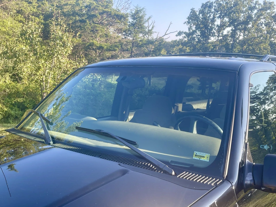 1998 Chevrolet Suburban 8th Gen - Image 13 of 31