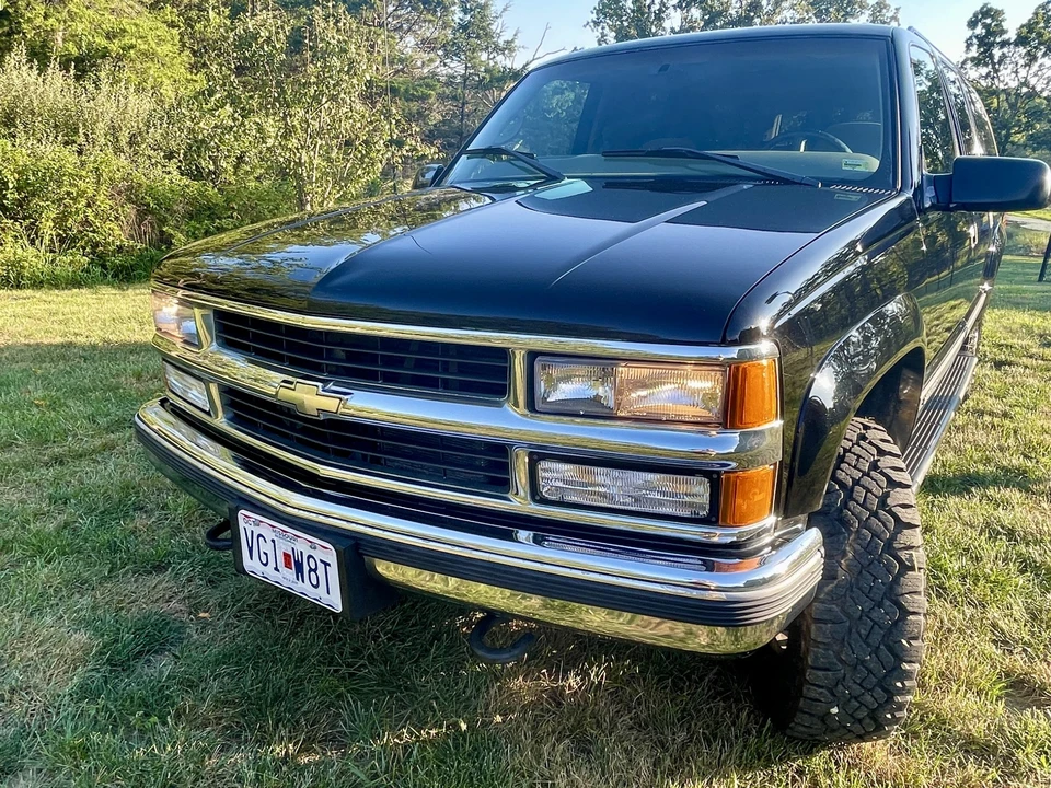 1998 Chevrolet Suburban 8th Gen - Image 3 of 31