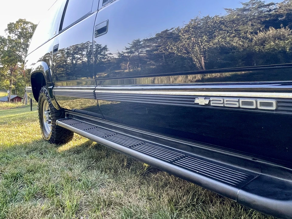 1998 Chevrolet Suburban 8th Gen - Image 30 of 31