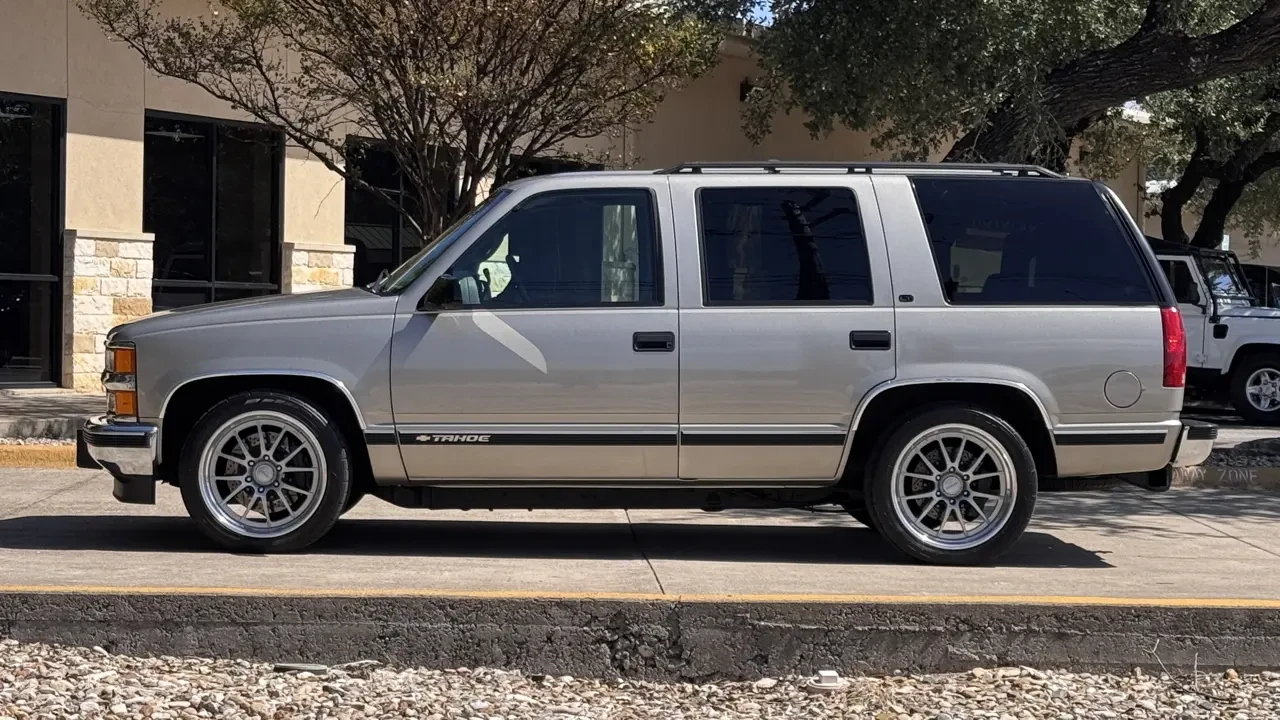 1998 Chevrolet Tahoe 1st Gen - Image 3 of 25