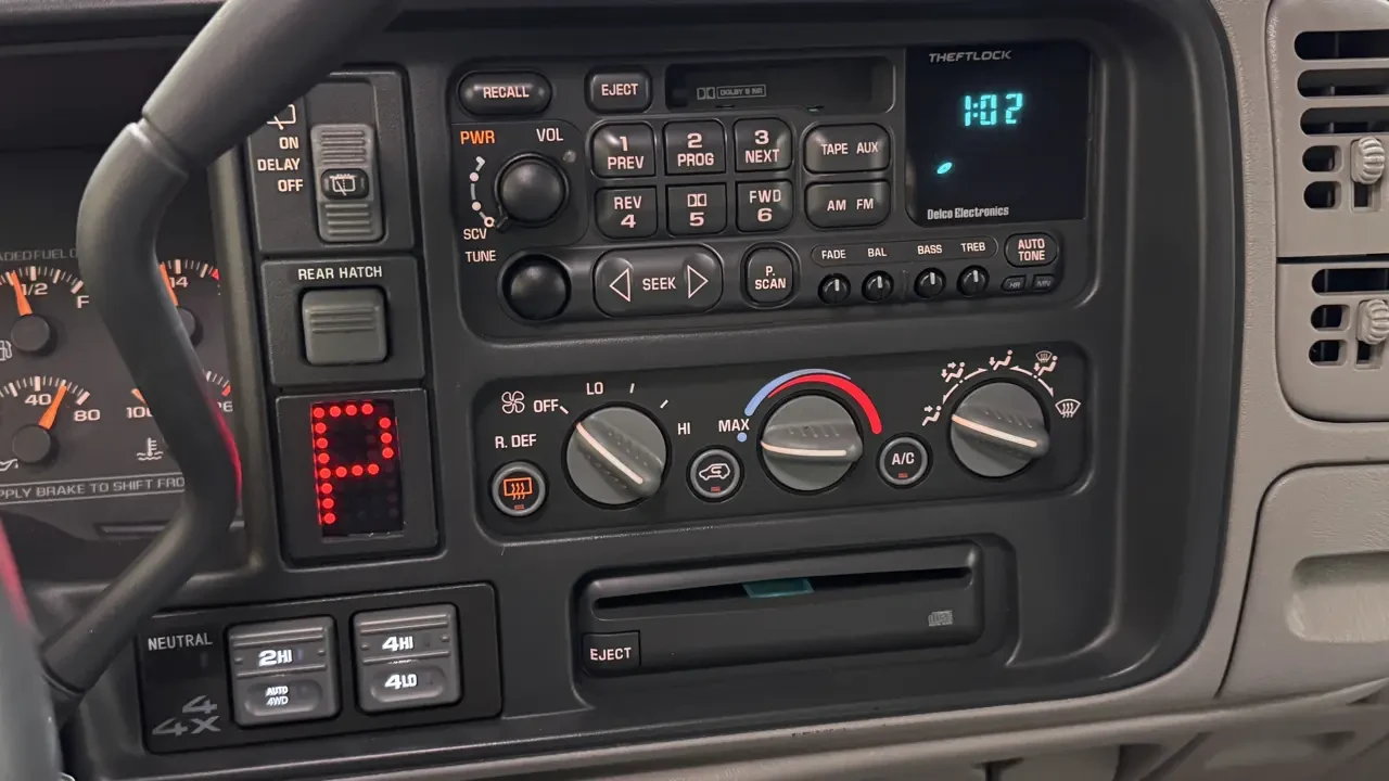 1998 Chevrolet Tahoe 1st Gen - Image 14 of 25