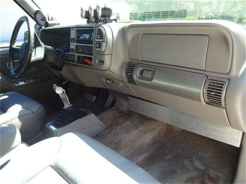 1998 Chevrolet Tahoe 1st Gen - Image 28 of 31