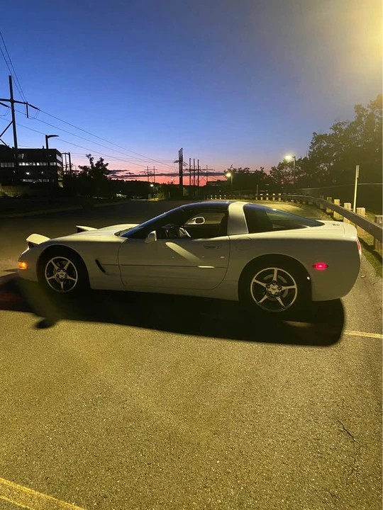 1998 Chevrolet Corvette C5 - Image 2 of 8