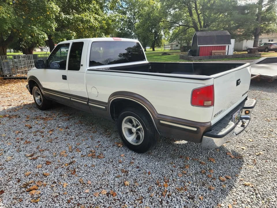 1998 Chevrolet S-10 - Image 5 of 19