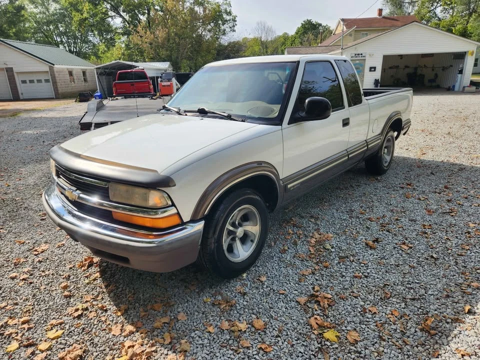 1998 Chevrolet S-10 - Image 4 of 19