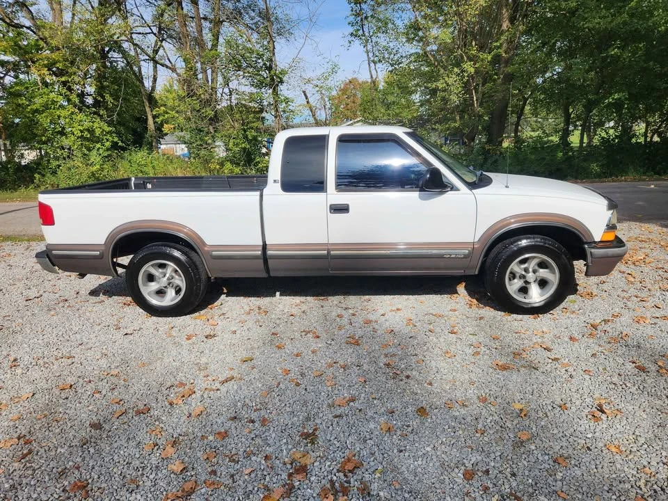 1998 Chevrolet S-10 - Image 14 of 19
