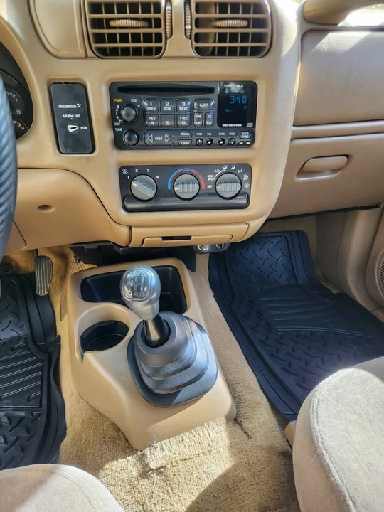 1998 Chevrolet S-10 - Image 10 of 19