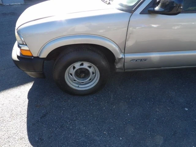 1998 Chevrolet S-10 - Image 12 of 20