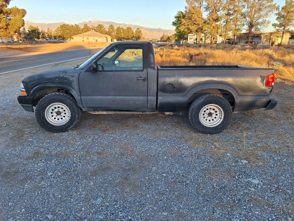 1998 Chevrolet S-10 - Image 5 of 9