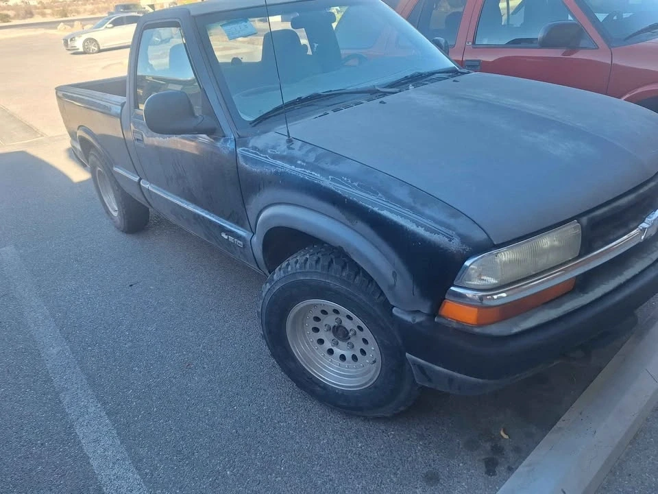 1998 Chevrolet S-10 - Image 4 of 9