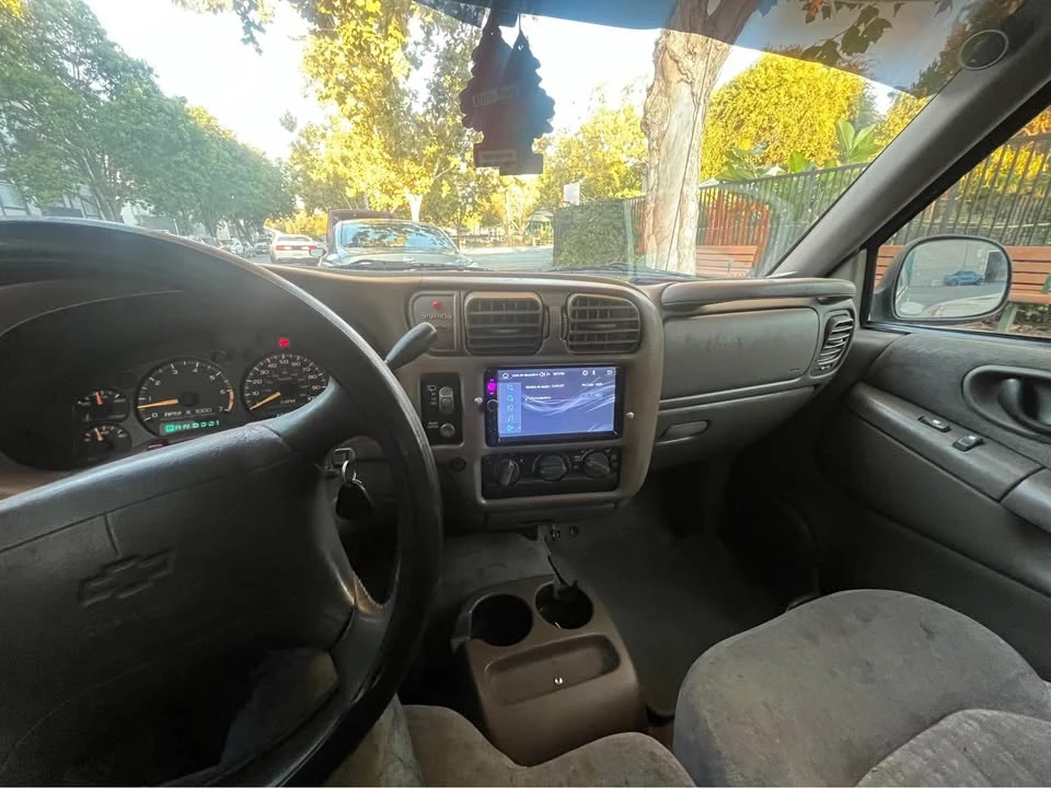 1998 Chevrolet S-10 - Image 9 of 12