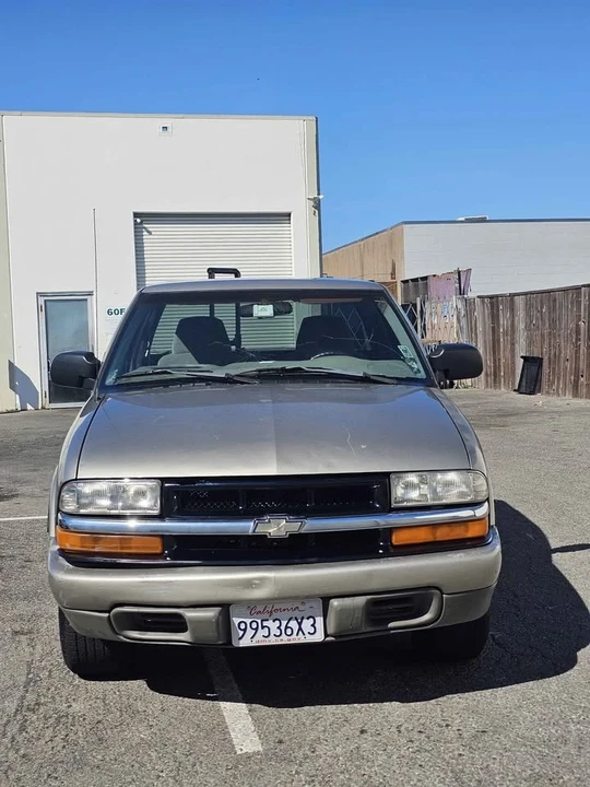 1998 Chevrolet S-10 - Image 2 of 11