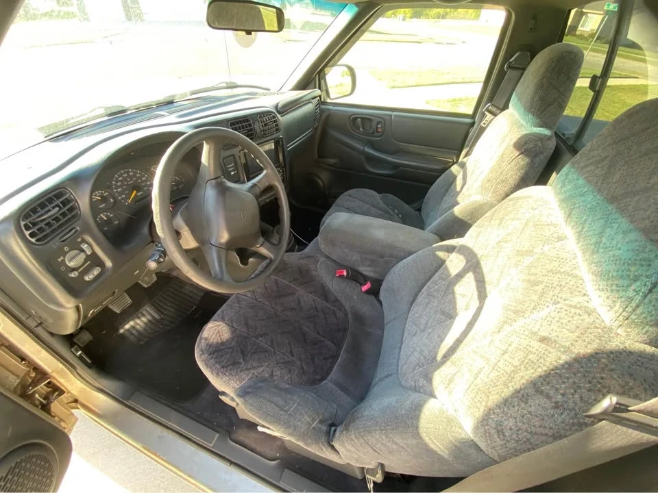 1998 Chevrolet S-10 - Image 9 of 16