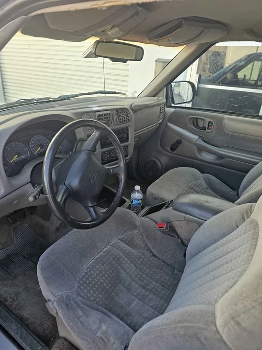 1998 Chevrolet S-10 - Image 10 of 11