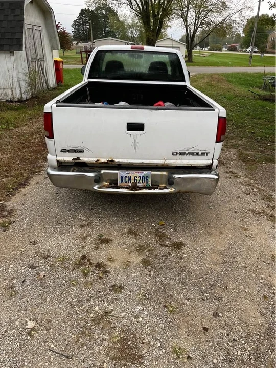 1998 Chevrolet S-10 - Image 4 of 11