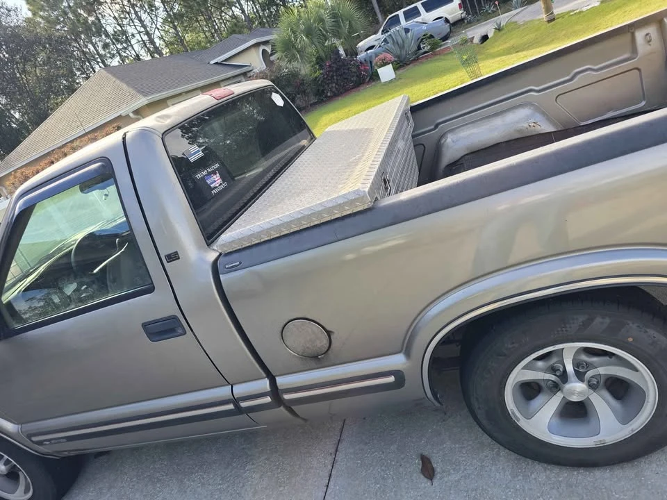 1998 Chevrolet S-10 - Image 2 of 2