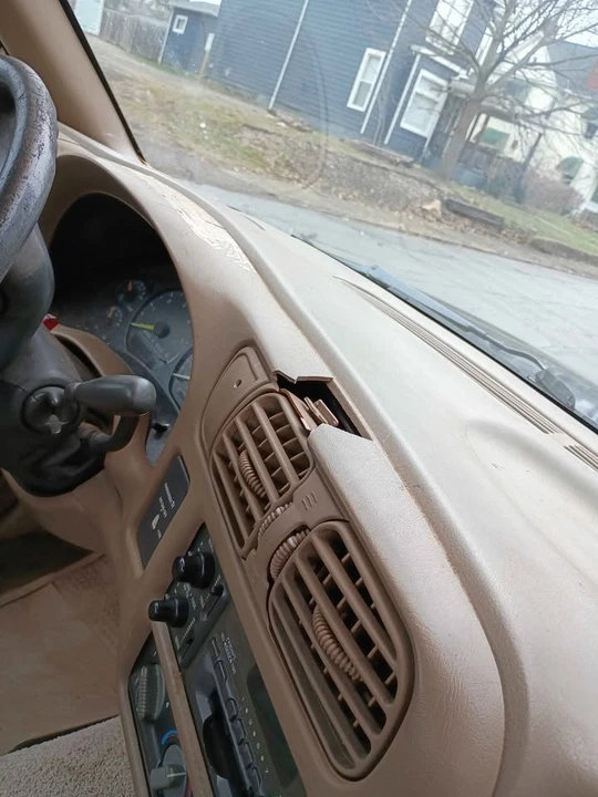 1998 Chevrolet S-10 - Image 13 of 18