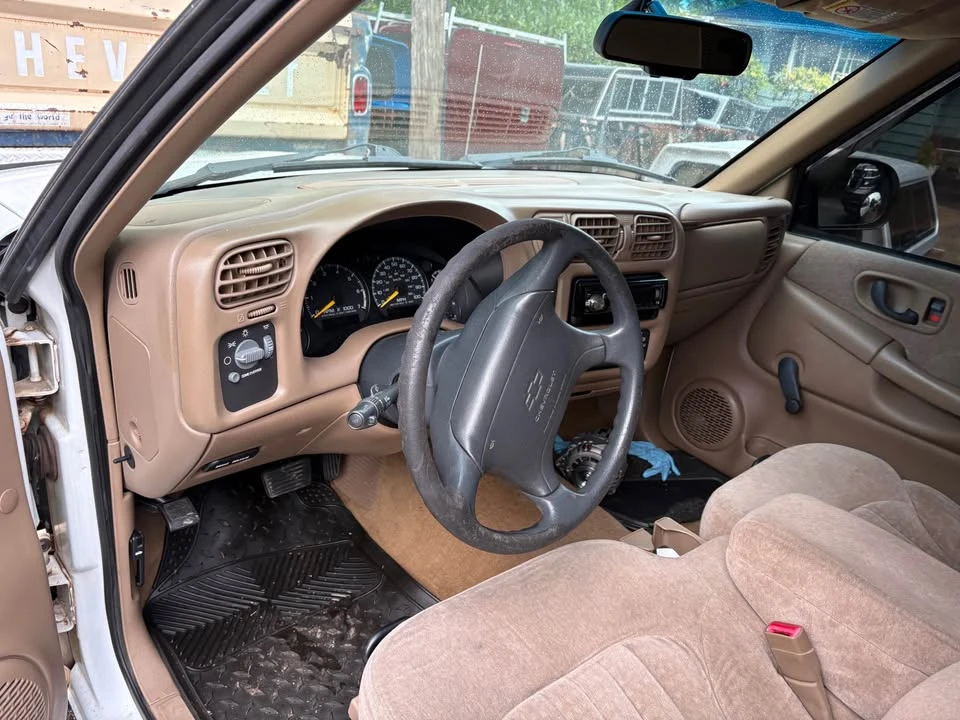 1998 Chevrolet S-10 - Image 17 of 19