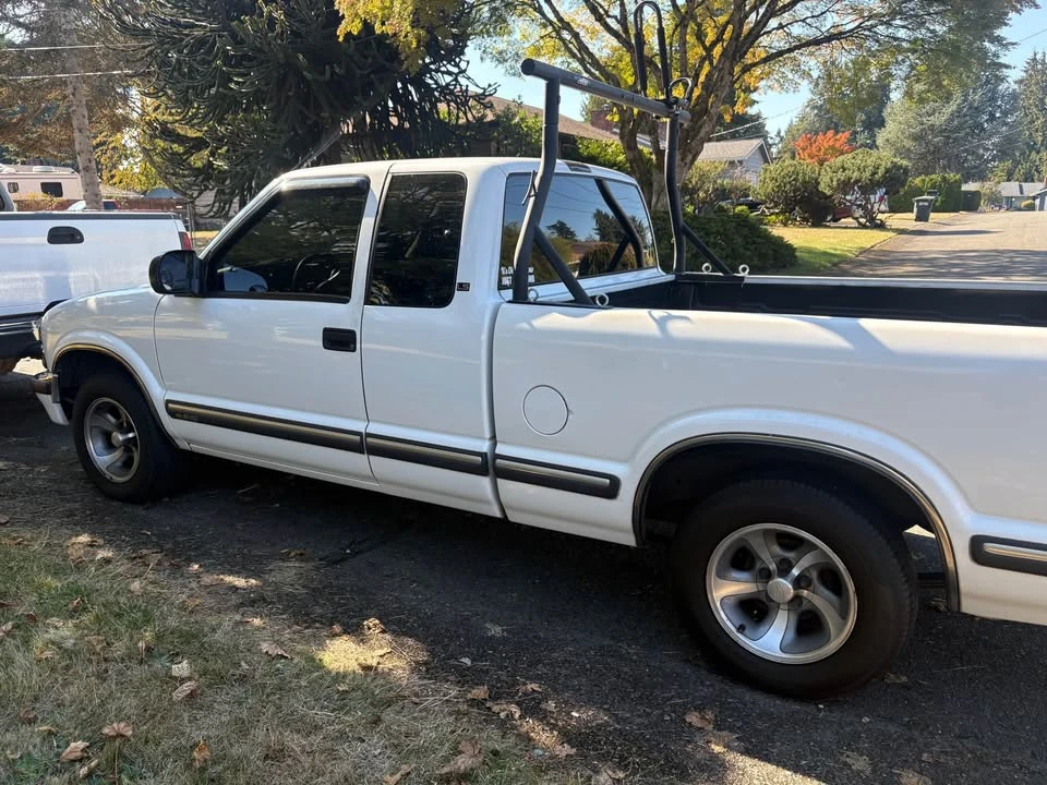 1998 Chevrolet S-10 - Image 5 of 19