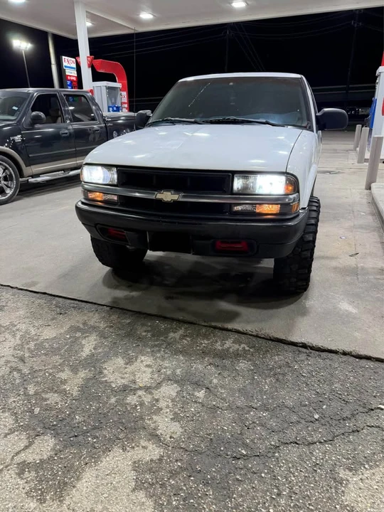 1998 Chevrolet S-10 - Image 2 of 5
