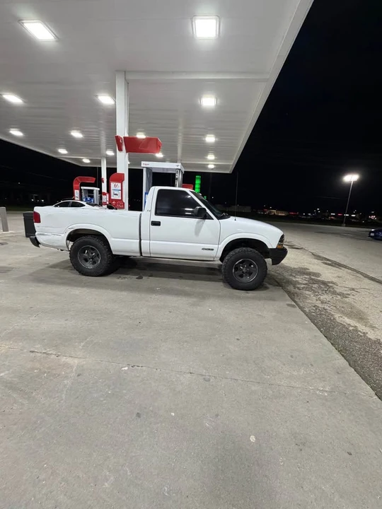 1998 Chevrolet S-10 - Image 5 of 5
