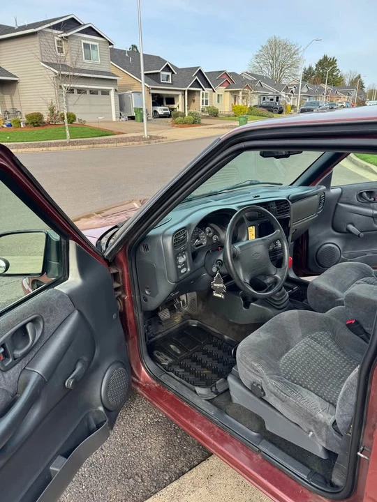 1998 Chevrolet S-10 - Image 8 of 10