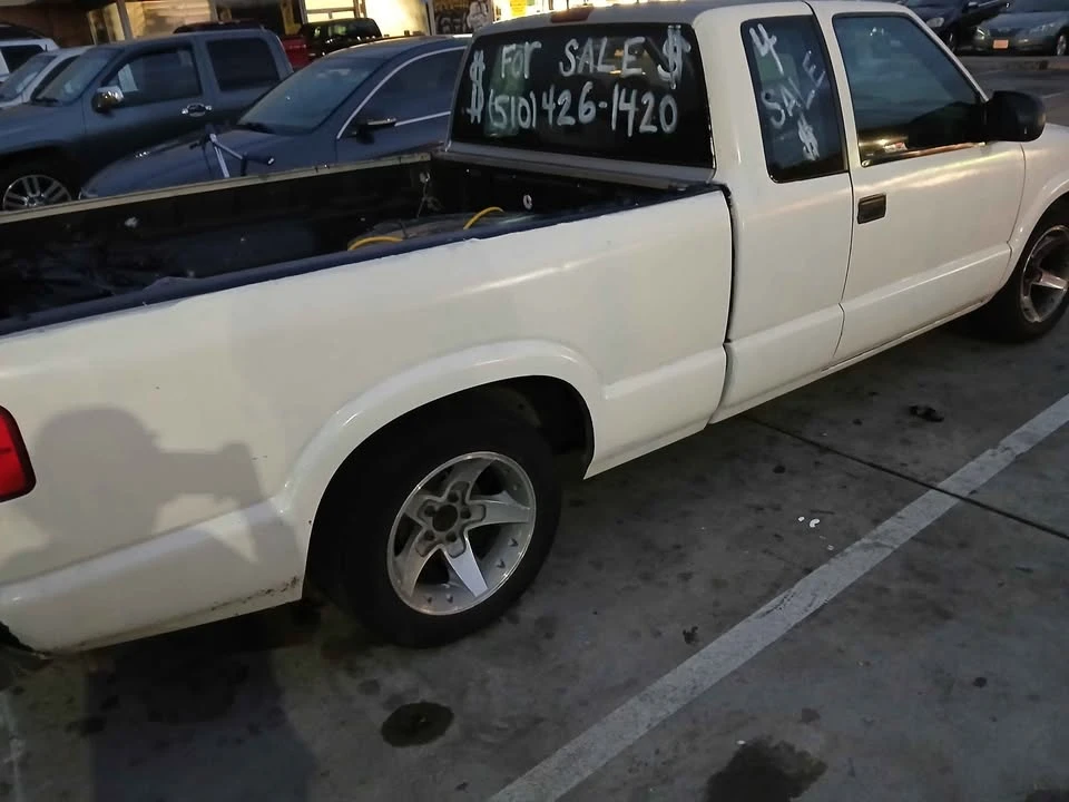 1998 Chevrolet S-10 - Image 2 of 2