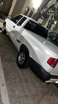 1998 Chevrolet S-10 LS Pickup 3D 6 ft