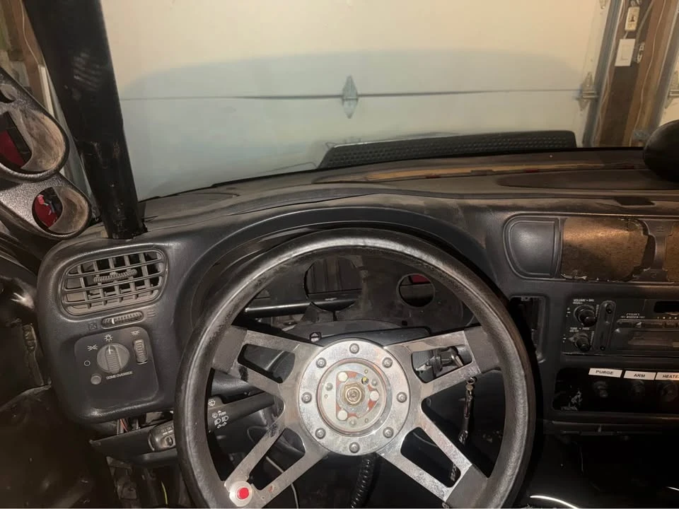 1998 Chevrolet S-10 - Image 2 of 5