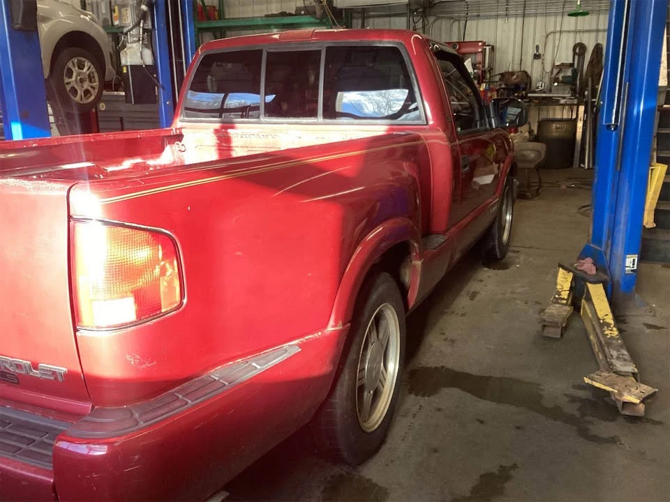 1998 Chevrolet S-10 - Image 4 of 5