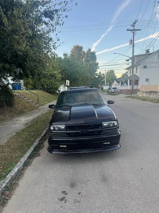1998 Chevrolet S-10 - Image 2 of 10