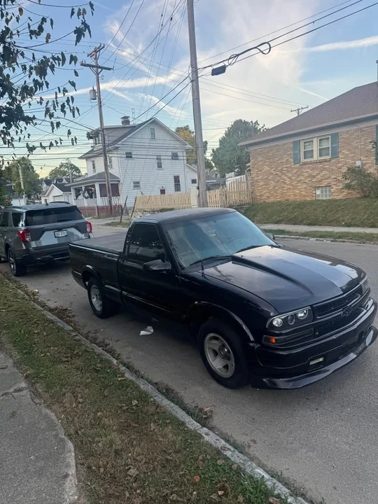 1998 Chevrolet S-10 - Image 3 of 10