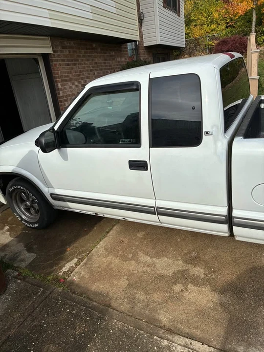1998 Chevrolet S-10 - Image 4 of 5